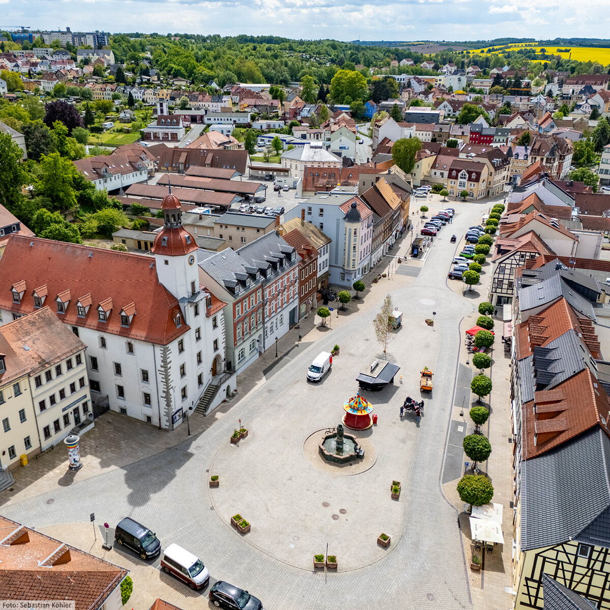 Luftbild des Marktplatzes in der Stadt Schmölln