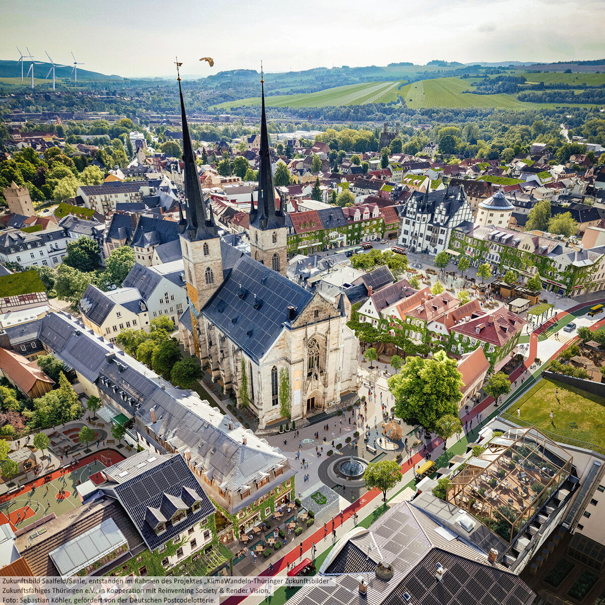 Der Boulevard zwischen Johanneskirche, Marktplatz und Blankenburger Tor in der Stadt Saalfeld als Zukunftsbild von oben: Das Zukunftsbild zeigt eine grünere und kühlere Innenstadt mit mehr Bäumen, Wasserelementen und Raum für Fuß- und Radverkehr.
